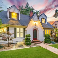 21st - #1501 - Hand House